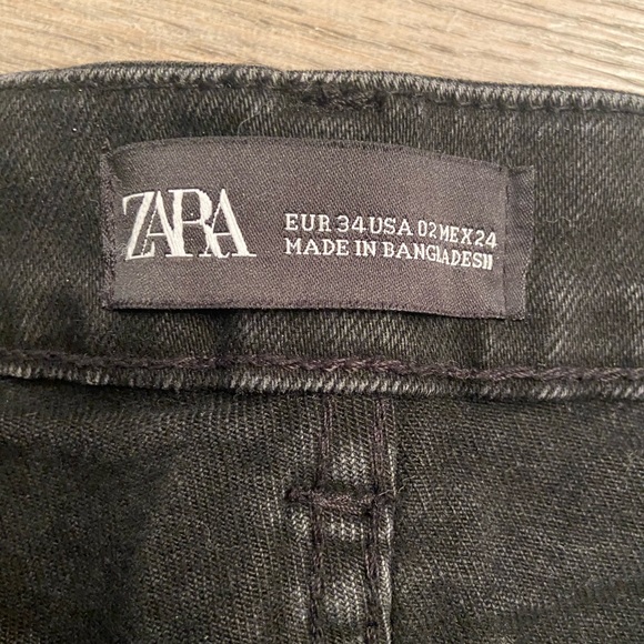 Black jean high-waisted shorts ZARA. Size 2. Worn once - Picture 2 of 4